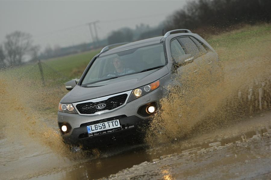  Kia Sorento 2010 года  (фото 34 из 238)